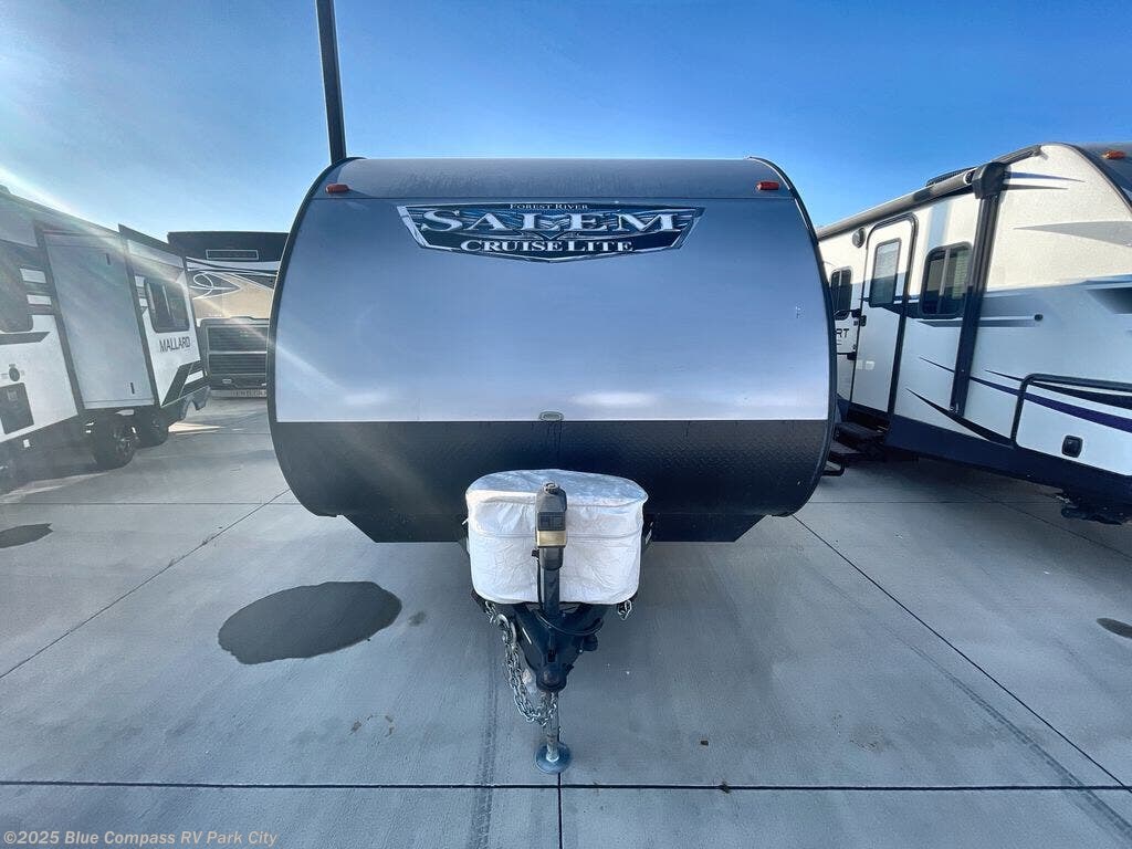 Contact us now about this 2021 Forest River Salem Cruise Lite 282QBXL! 2021 Salem Cruise Lite 282QBXL by Forest River from Blue Compass RV Park City in Park City, Kansas