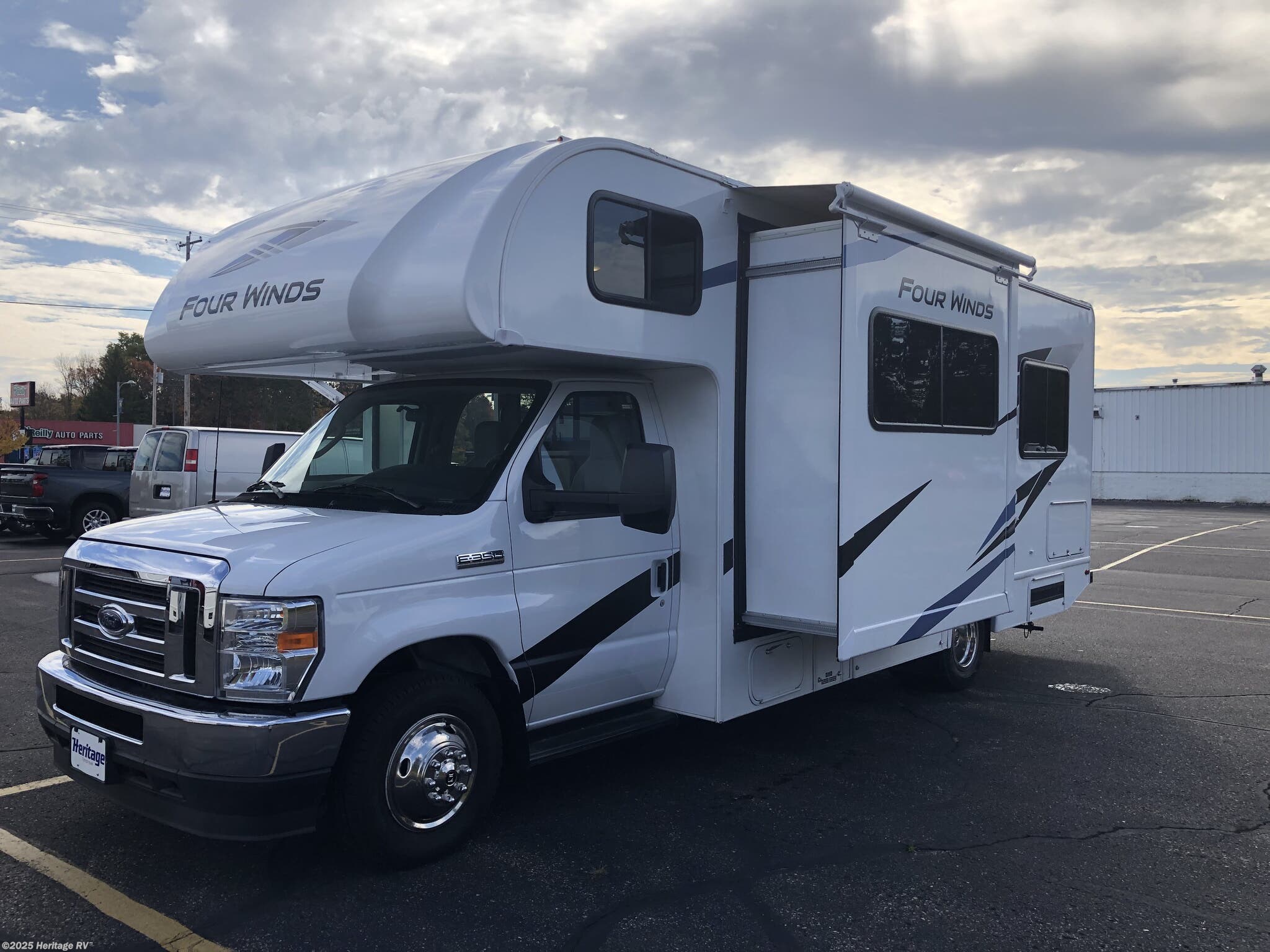 Call now about this 2024 Four Winds 25V! 2024 Four Winds 25V - Used Class C For Sale by Heritage RV in Tomahawk, Wisconsin features Roof Vents, Slideout, Generator, Toilet, CO Detector