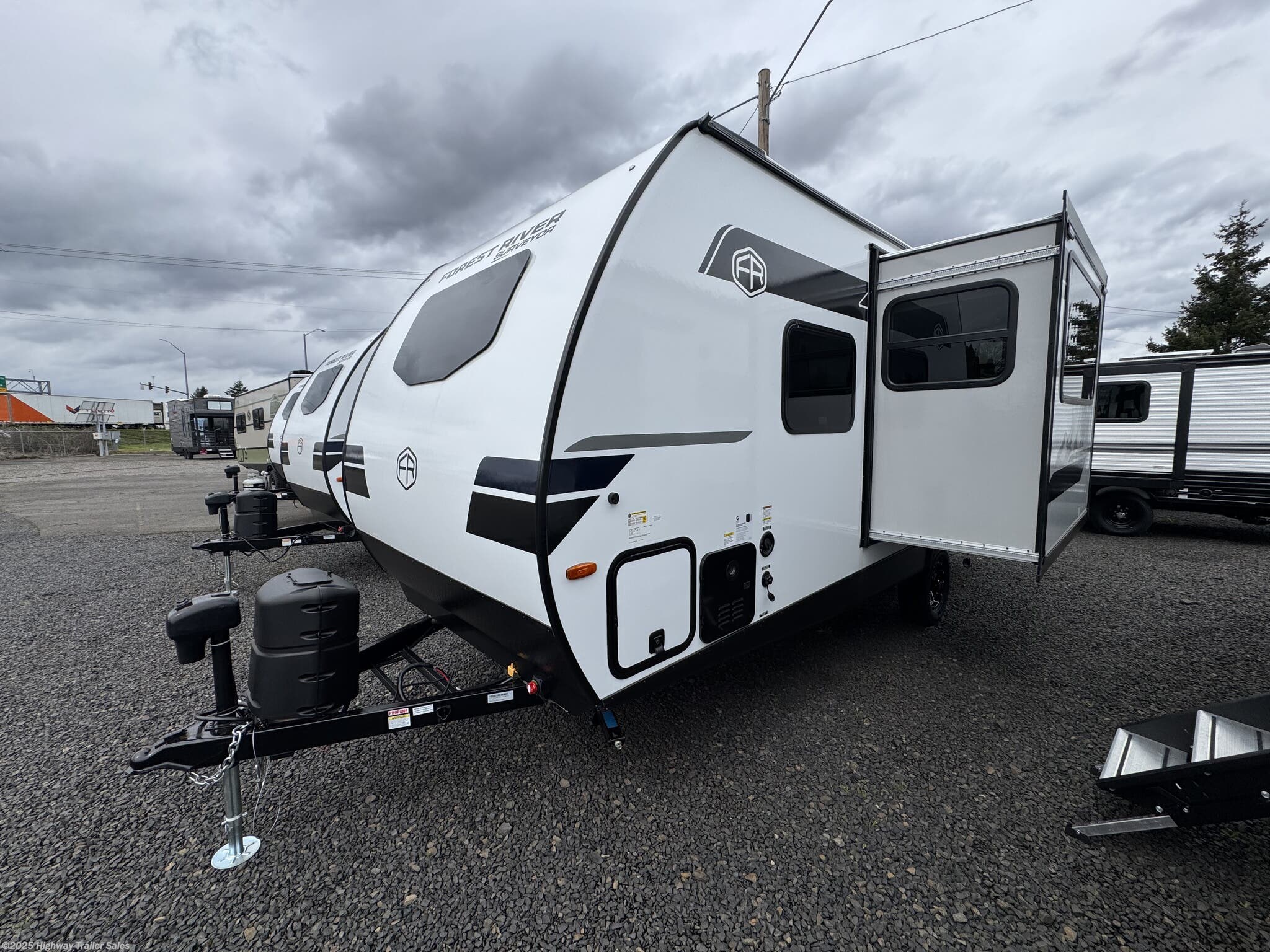 New 2025 Forest River Surveyor Legend 19SSLE available in Salem, Oregon
