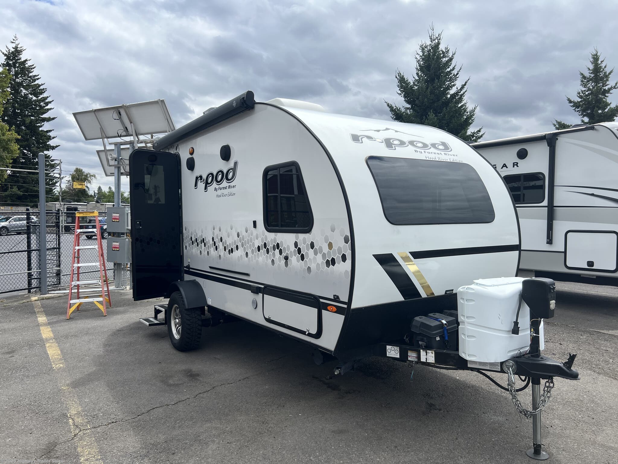 Email now about this 2021 Forest River R-Pod RP-179! Used 2021 Forest River R-Pod RP-179 available in Salem, Oregon