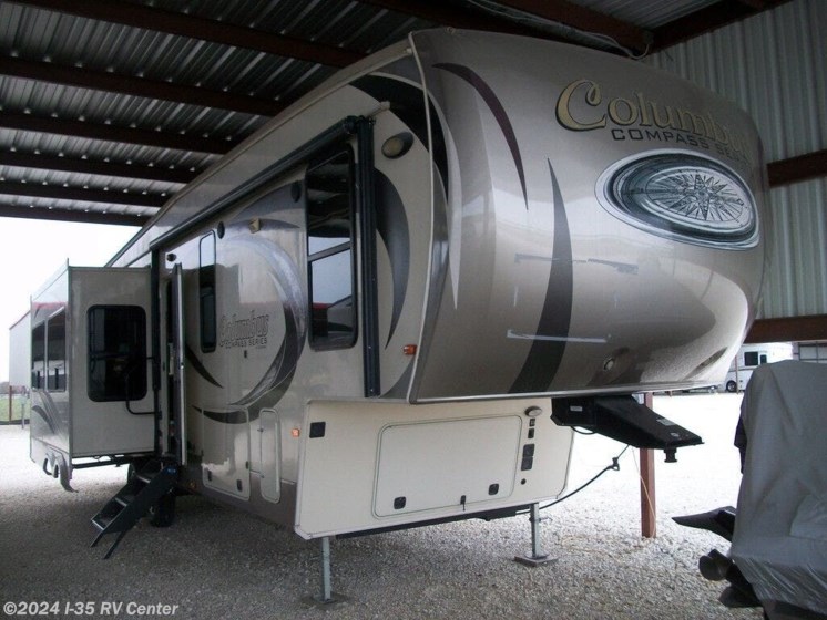 Used 2016 Palomino Columbus Fifth Wheels 320RS available in Denton, Texas