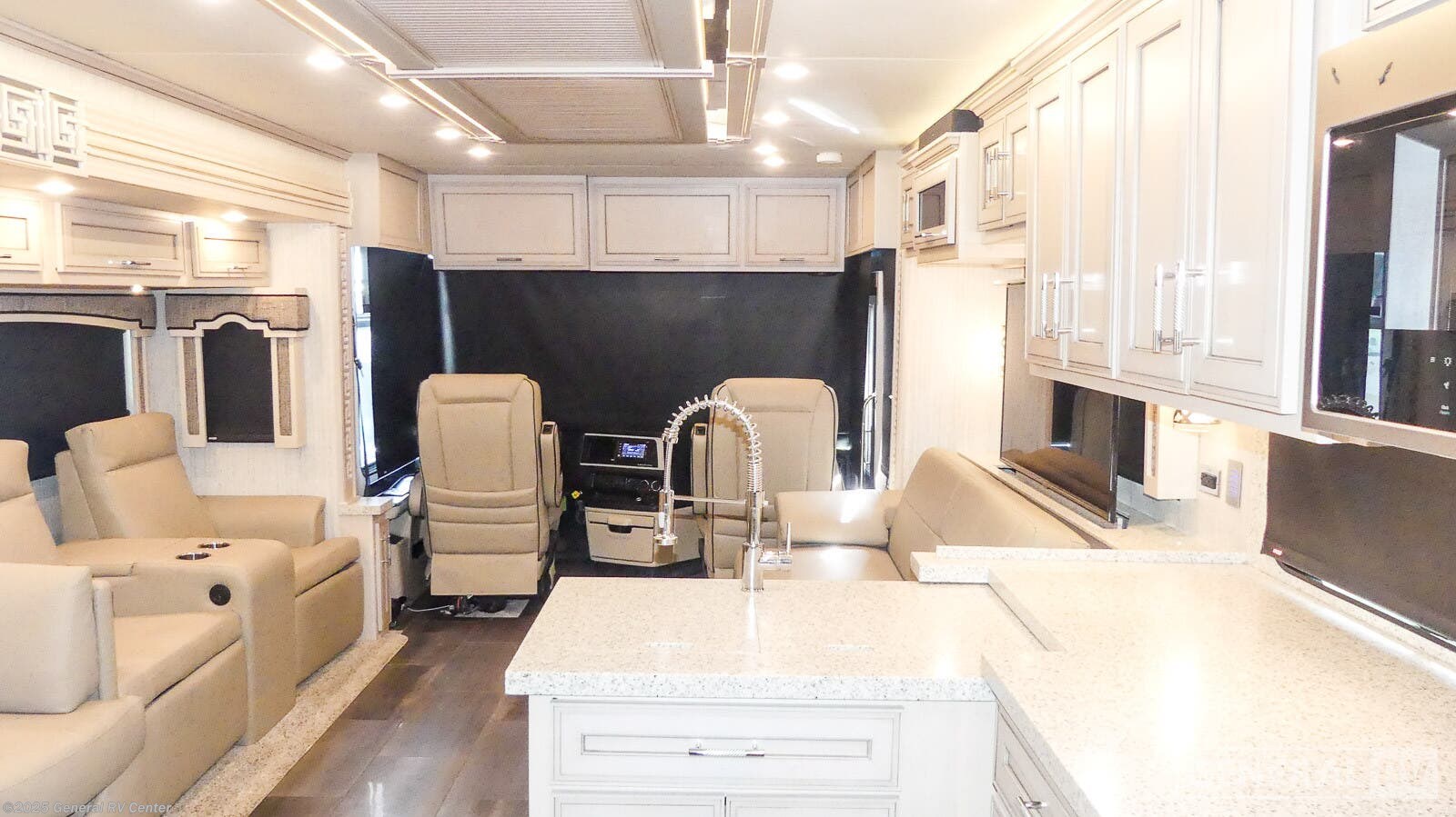 Used 2020 Newmar Ventana 3717 available in Winter Garden, Florida