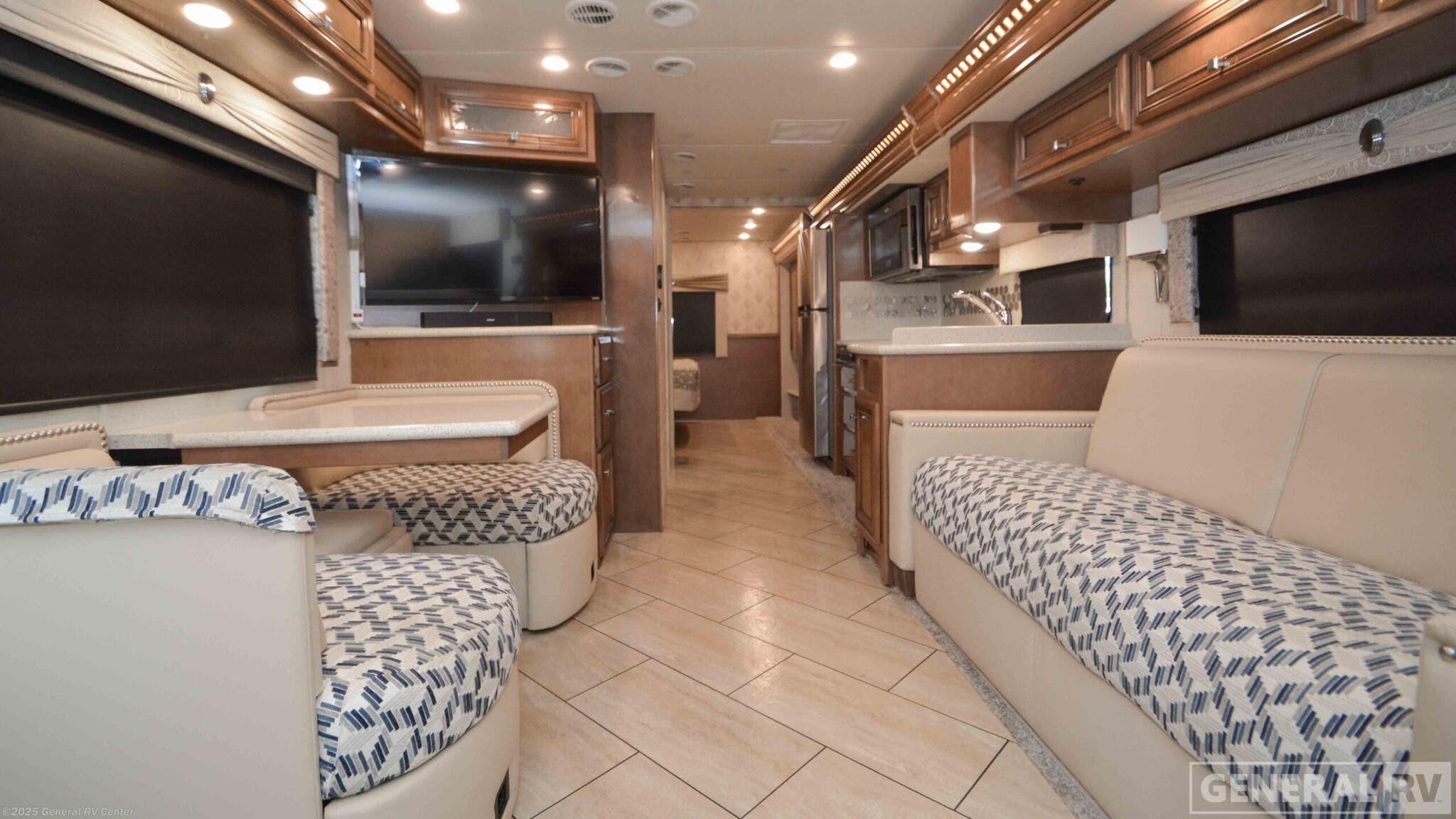Call now about this 2019 Newmar Bay Star 3014! 2019 Newmar Bay Star 3014 - Used Class A For Sale by General RV Center in Winter Garden, Florida