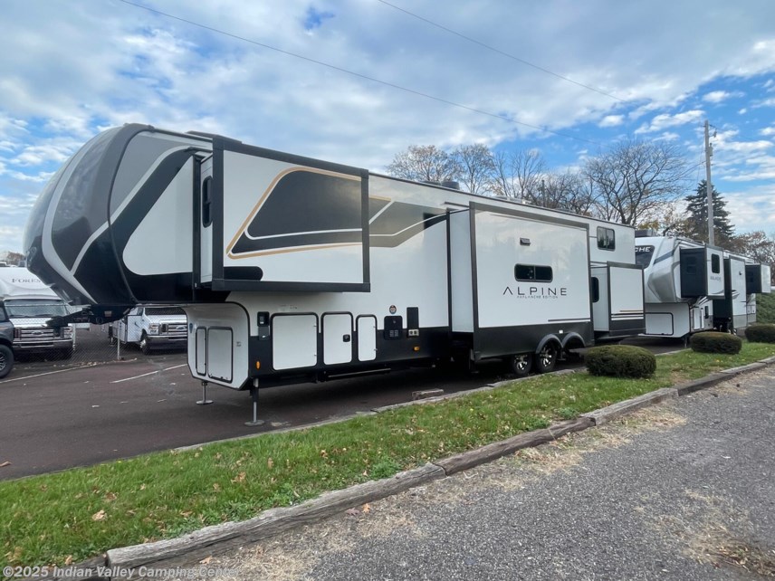 New 2024 Keystone Avalanche 390DS available in Souderton, Pennsylvania