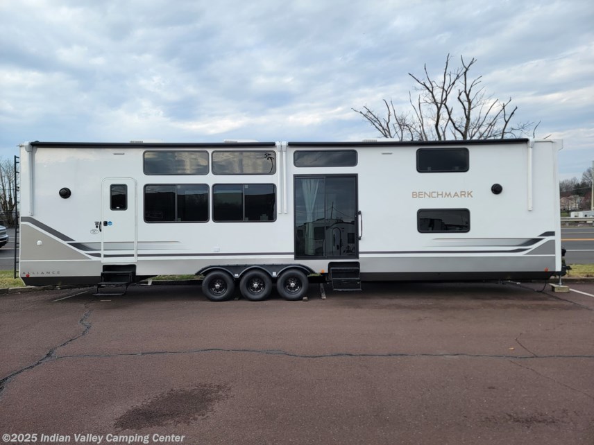 New 2025 Alliance RV Benchmark 44LFT available in Souderton, Pennsylvania