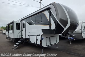 2025 Keystone Alpine Avalanche Edition 366LS
