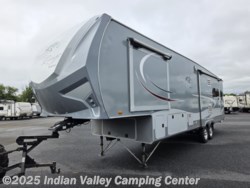 2015 Open Range Roamer RF 337RLS - Used Fifth Wheel for sale by Indian Valley Camping Center in Souderton, Pennsylvania