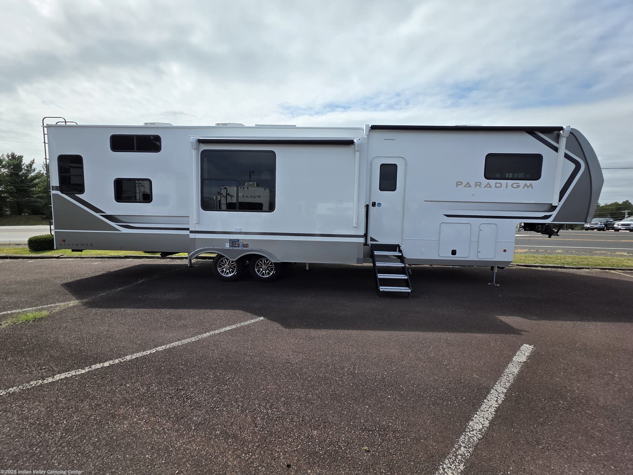 Contact us now about this 2026 Alliance RV Paradigm 395DS! 2026 Paradigm 395DS by Alliance RV from Indian Valley Camping Center in Souderton, Pennsylvania