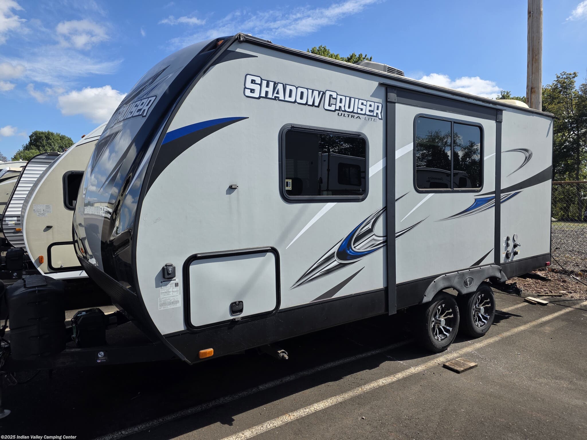 Call now about this 2019 Cruiser RV Shadow Cruiser 193MBS! 2019 Cruiser RV Shadow Cruiser 193MBS - Used Travel Trailer For Sale by Indian Valley Camping Center in Souderton, Pennsylvania features External Shower, Slideout, Stove Top Burner, Refrigerator, Converter
