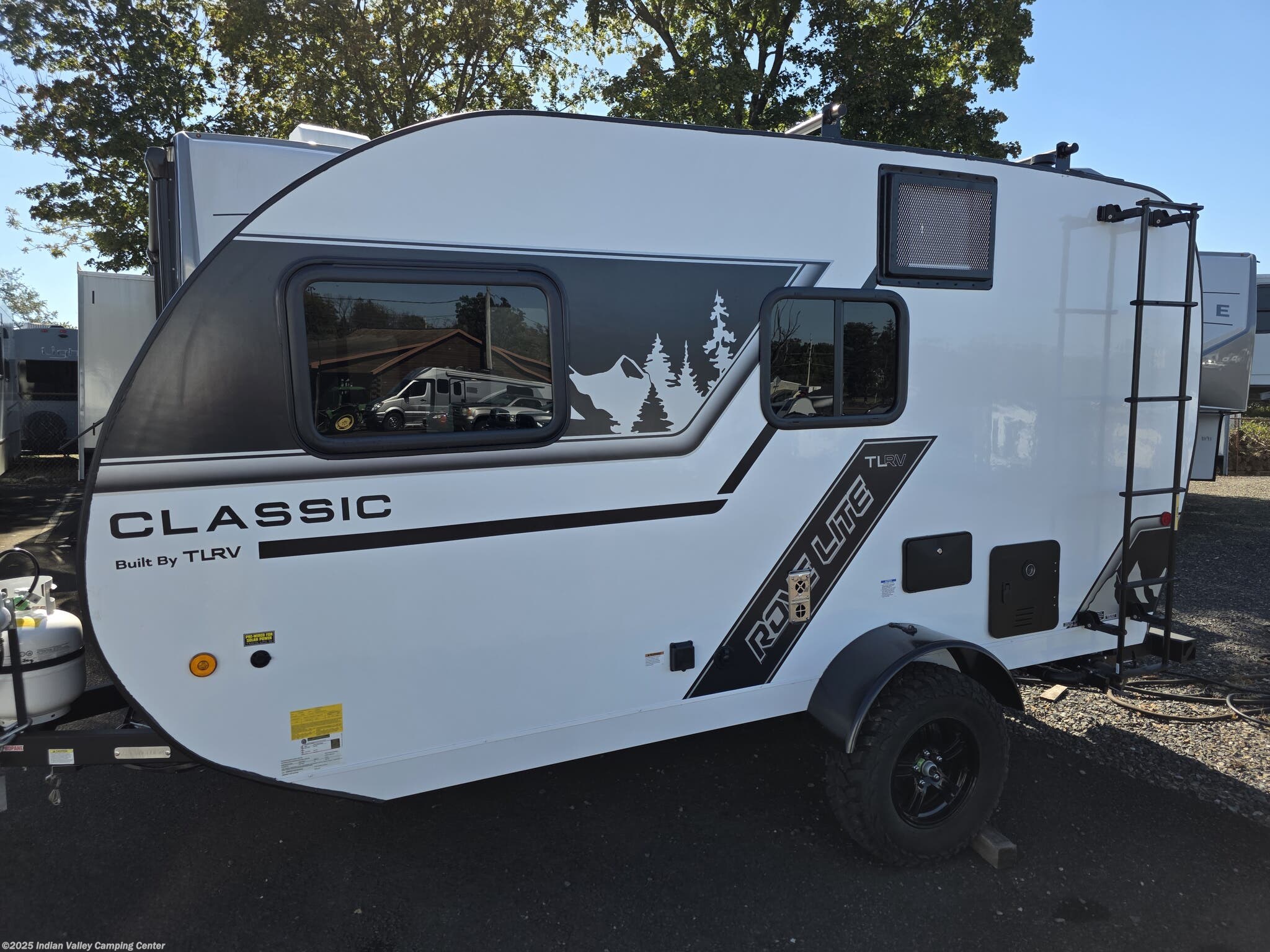 Contact us now about this 2026 Travel Lite Rove Classic 14FLC! 2026 Rove Classic 14FLC by Travel Lite from Indian Valley Camping Center in Souderton, Pennsylvania