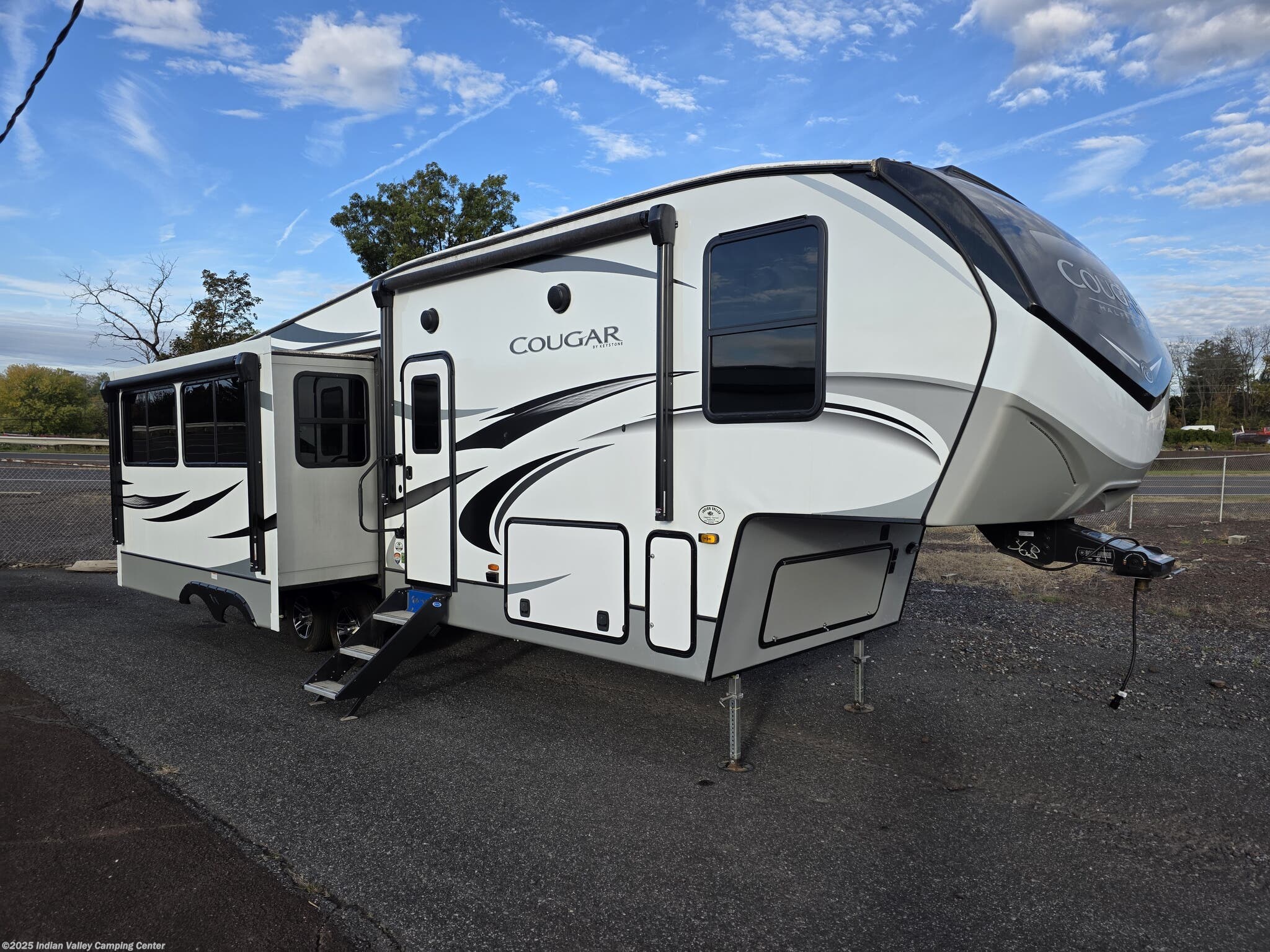 Email now about this 2021 Keystone Cougar 30RLS! Used 2021 Keystone Cougar 30RLS available in Souderton, Pennsylvania