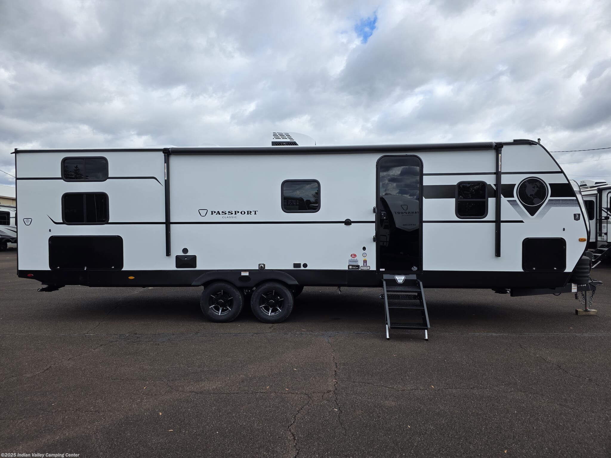 Contact us now about this 2026 Keystone Passport Classic 284QBC! 2026 Passport Classic 284QBC by Keystone from Indian Valley Camping Center in Souderton, Pennsylvania