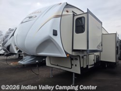 2015 Coachmen Chaparral 360IBL - Used Fifth Wheel for sale by Indian Valley Camping Center in Souderton, Pennsylvania