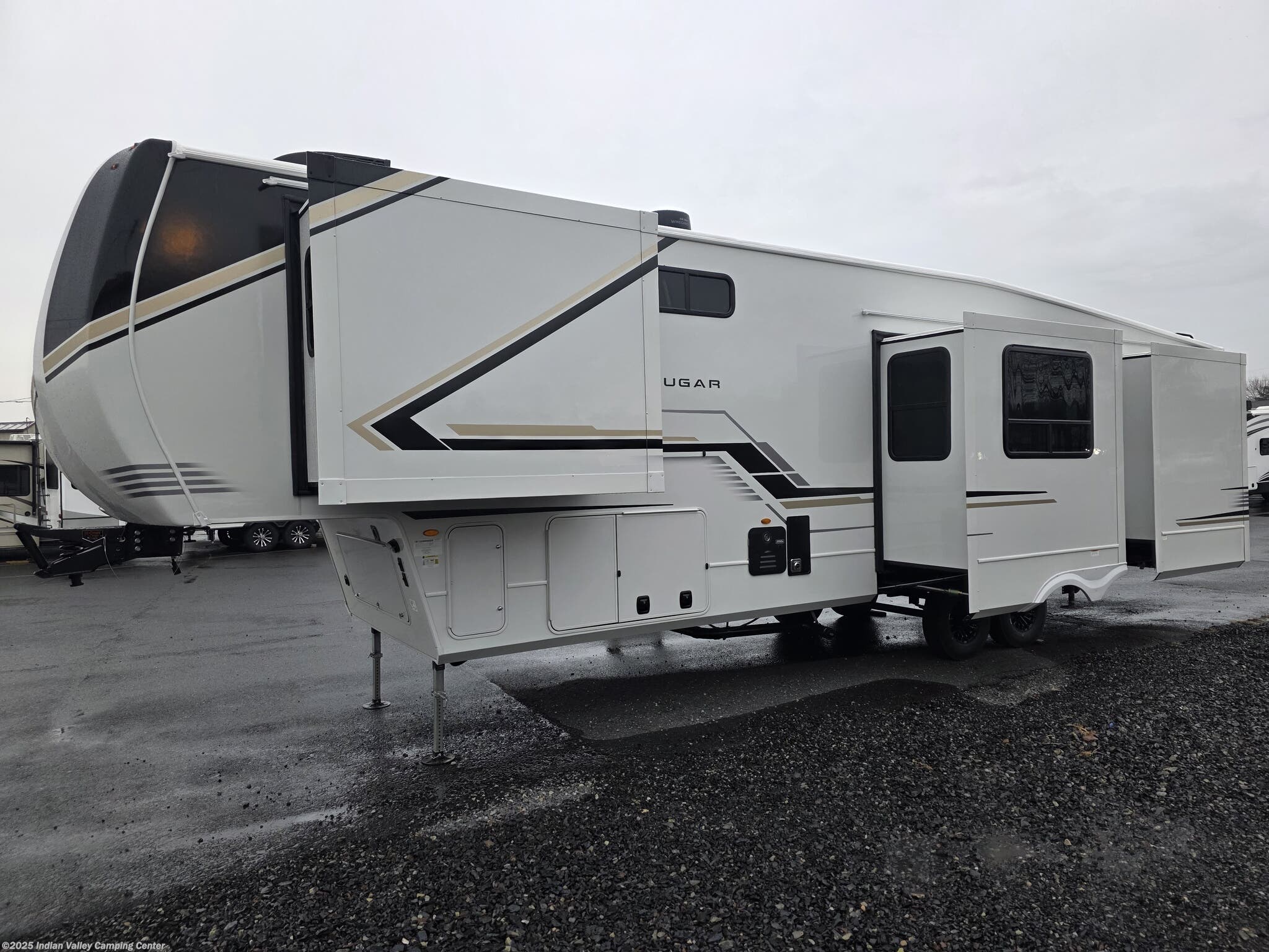 Call now about this 2026 Keystone Cougar 350LLK! 2026 Keystone Cougar 350LLK - New Fifth Wheel For Sale by Indian Valley Camping Center in Souderton, Pennsylvania