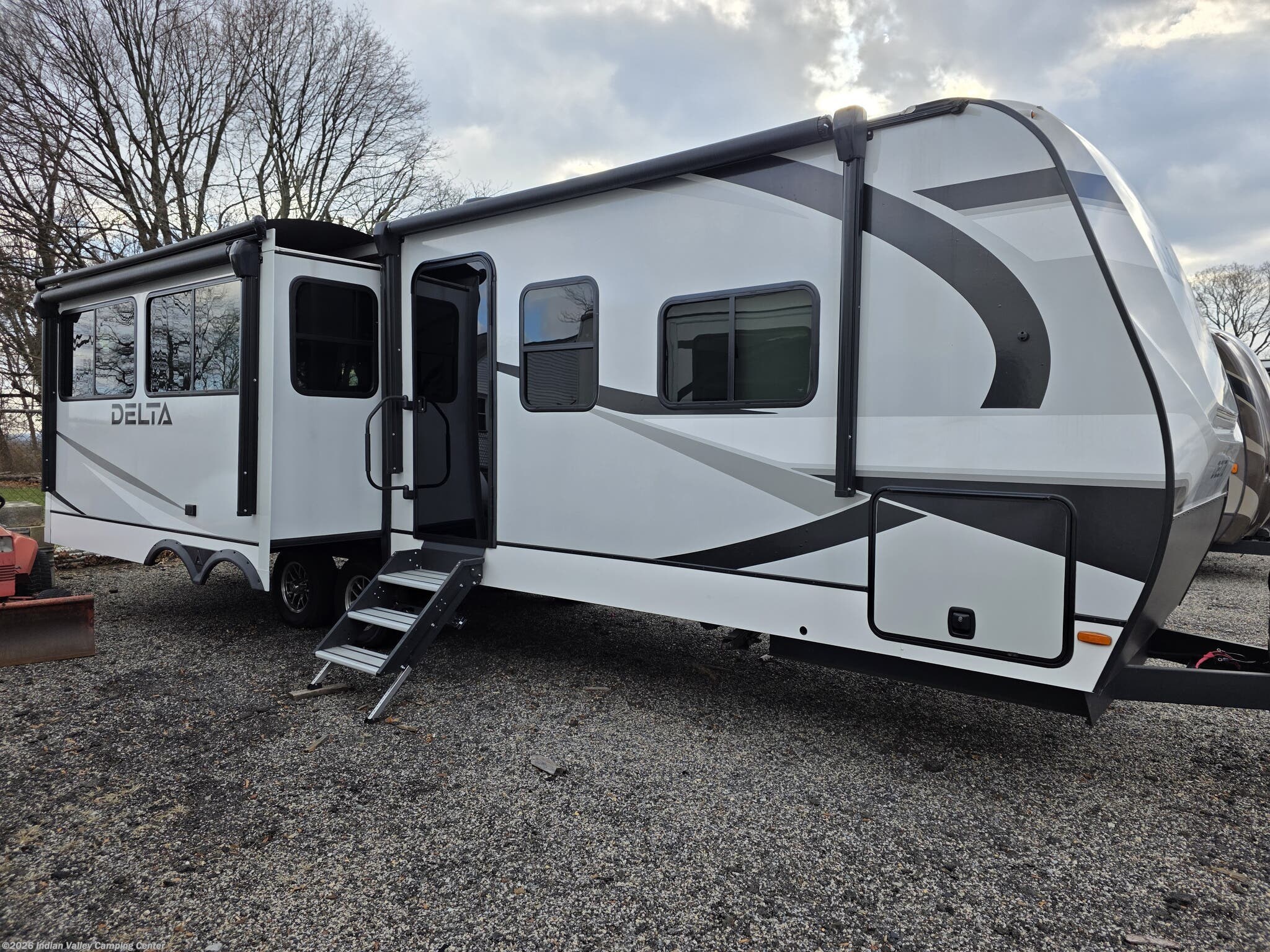 Call now about this 2024 Alliance RV Delta 292RL! 2024 Alliance RV Delta 292RL - Used Travel Trailer For Sale by Indian Valley Camping Center in Souderton, Pennsylvania features Awning, Queen Bed, Stove, Solar Panels, Furnace