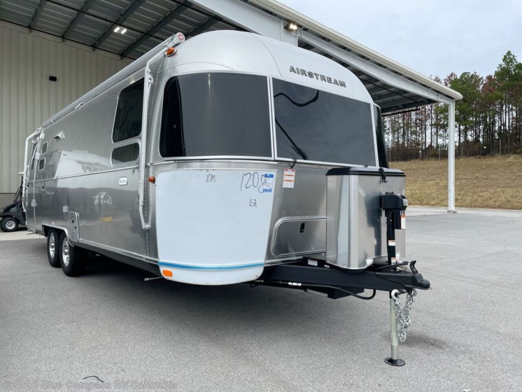 Email now about this 2025 Airstream Flying Cloud 27FB! New 2025 Airstream Flying Cloud 27FB available in Lexington, South Carolina