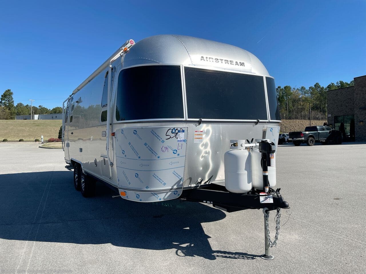 Email now about this 2025 Airstream Trade Wind 25FB! New 2025 Airstream Trade Wind 25FB available in Lexington, South Carolina