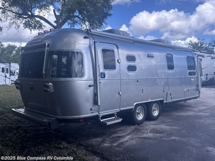 Email now about this 2026 Airstream International 27FB Twin! New 2026 Airstream International 27FB Twin available in Lexington, South Carolina