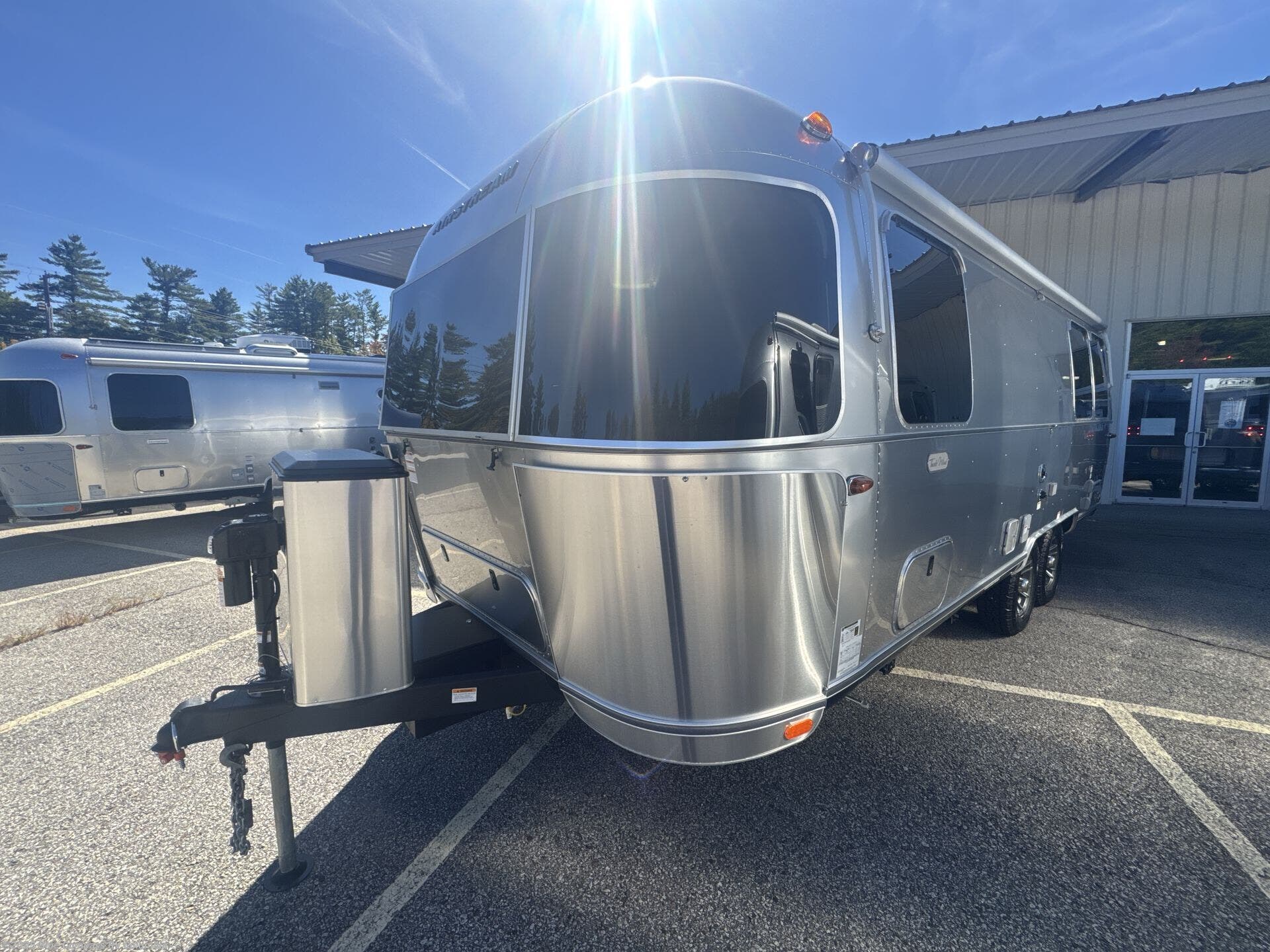 New 2026 Airstream Trade Wind 25FBT available in Lexington, South Carolina