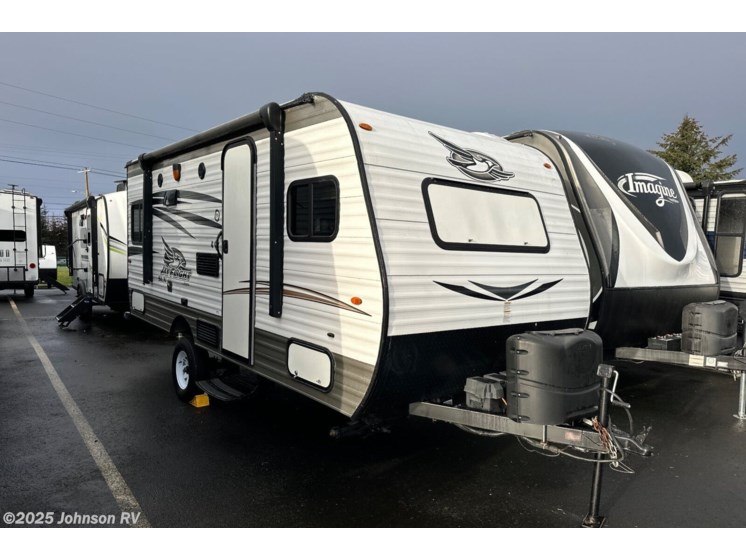 Email now about this 2017 Jayco Jay Flight SLX 175RD! Used 2017 Jayco Jay Flight SLX 175RD available in Sandy, Oregon