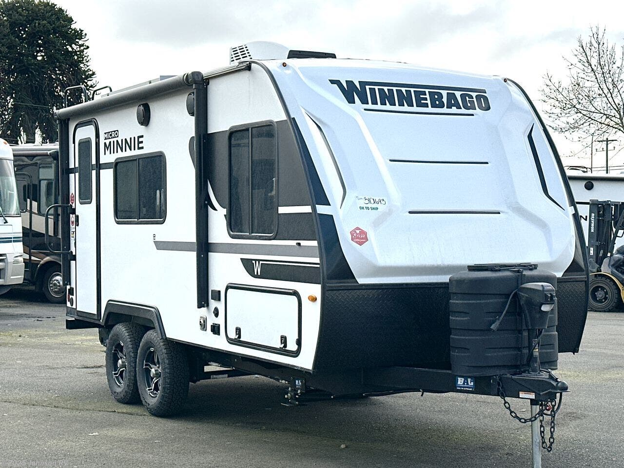 Contact us now about this 2025 Winnebago Micro Minnie 1720FB! 2025 Micro Minnie 1720FB by Winnebago from Johnson RV in Sandy, Oregon