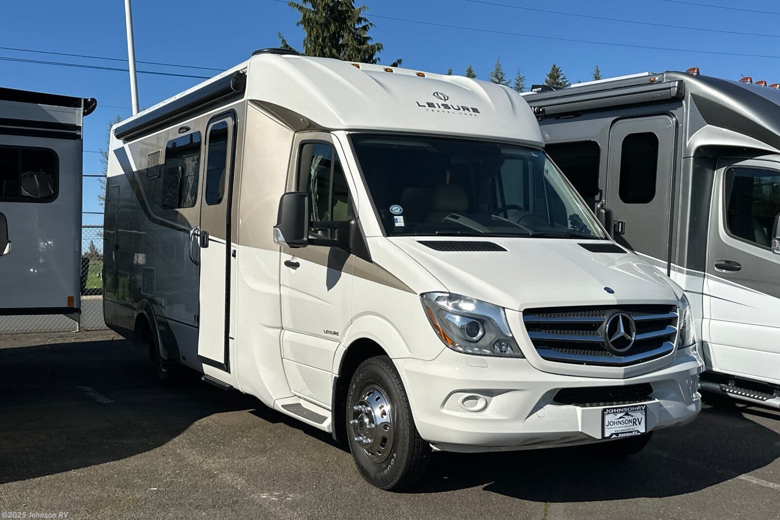 Email now about this 2016 Leisure Travel Unity U24MB! Used 2016 Leisure Travel Unity U24MB available in Sandy, Oregon