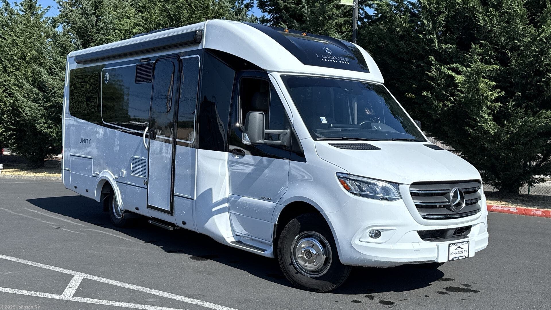 Email now about this 2021 Leisure Travel Unity U24RL! Used 2021 Leisure Travel Unity U24RL available in Sandy, Oregon