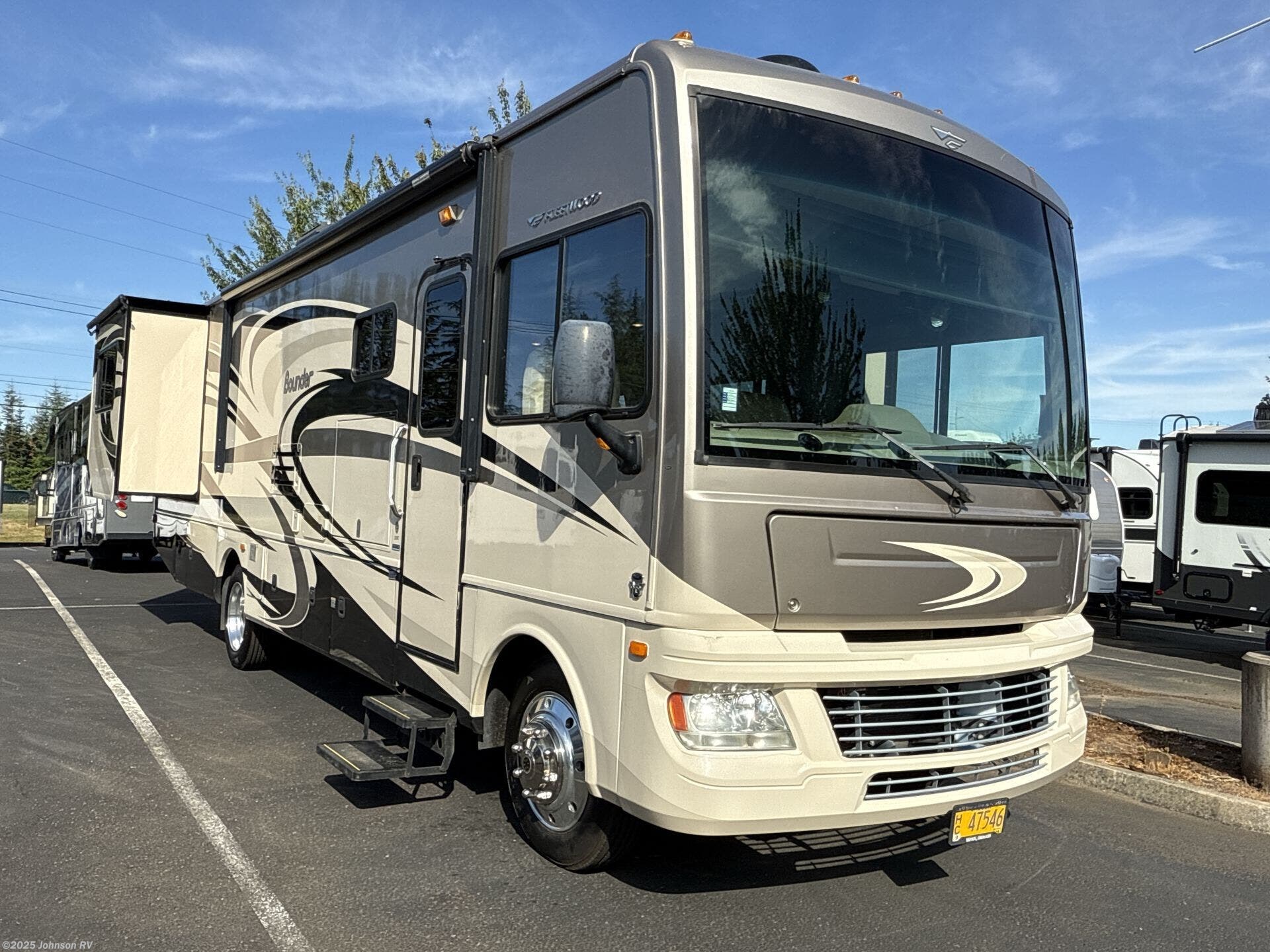Email now about this 2014 Fleetwood Bounder 33C! Used 2014 Fleetwood Bounder 33C available in Sandy, Oregon