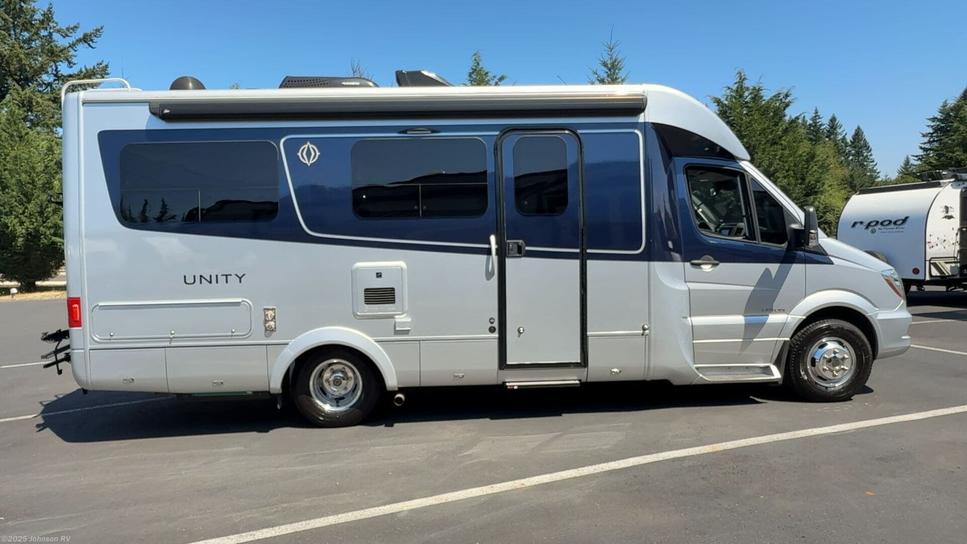 Contact us now about this 2019 Leisure Travel Unity U24FX! 2019 Unity U24FX by Leisure Travel from Johnson RV in Sandy, Oregon