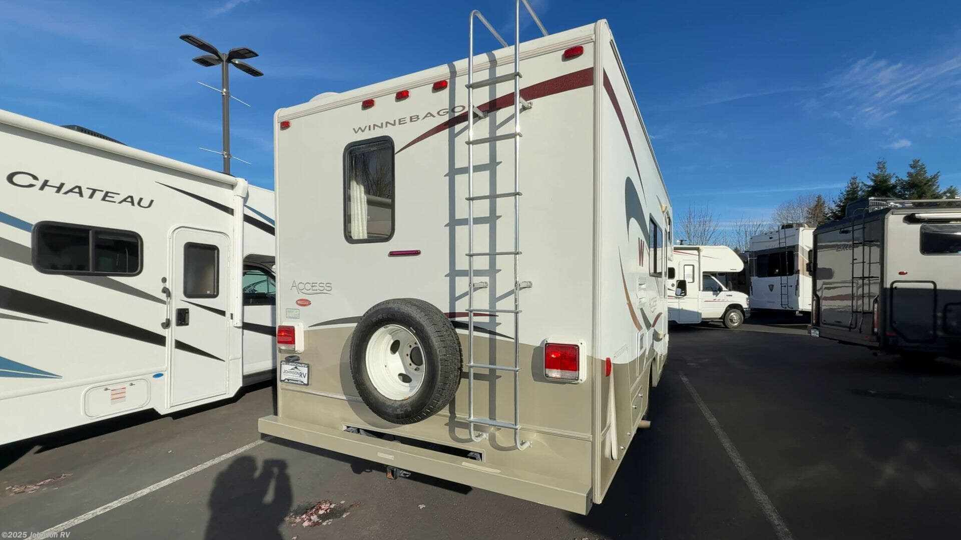 Contact us now about this 2008 Winnebago Access 22B! 2008 Access 22B by Winnebago from Johnson RV in Sandy, Oregon