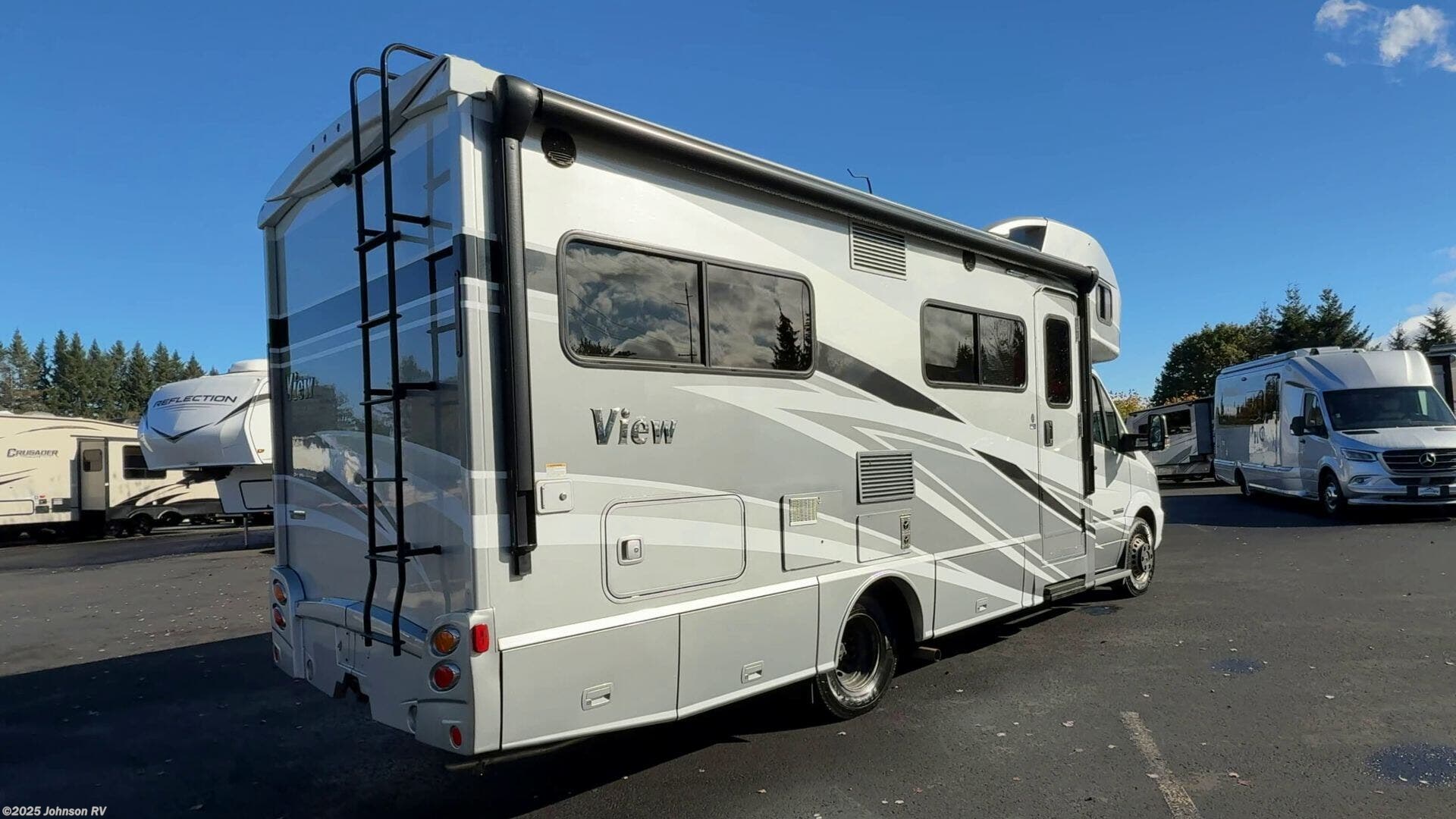 Used 2017 Winnebago View 24J available in Sandy, Oregon
