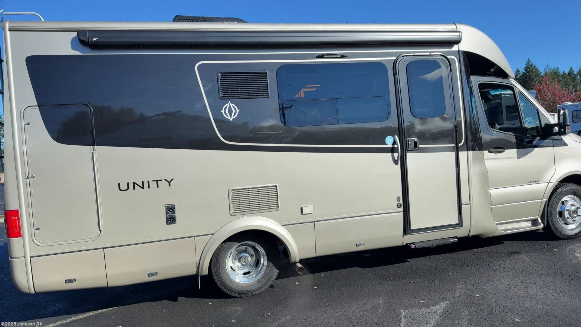 Contact us now about this 2019 Leisure Travel Unity U24MB! 2019 Unity U24MB by Leisure Travel from Johnson RV in Sandy, Oregon