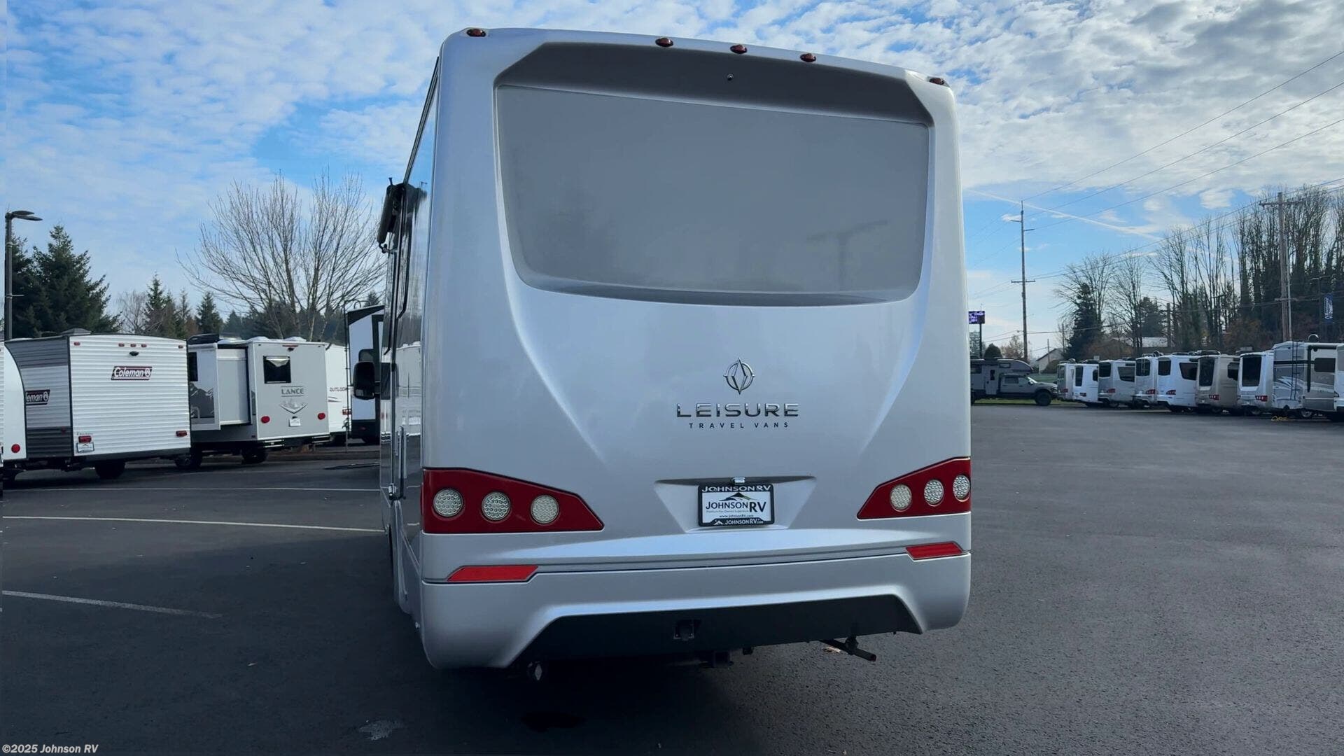 Contact us now about this 2016 Leisure Travel Unity U24MB! 2016 Unity U24MB by Leisure Travel from Johnson RV in Sandy, Oregon