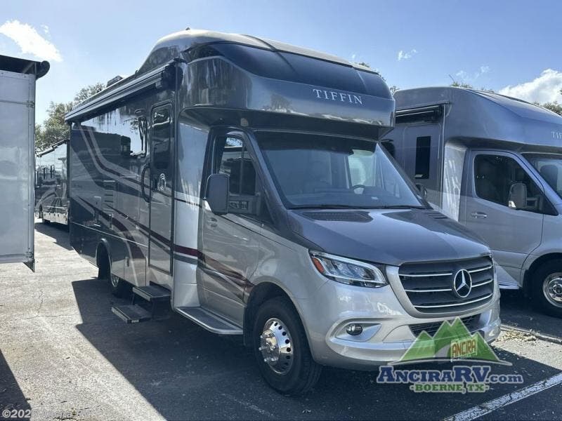 Used 2020 Tiffin Wayfarer 25 RW available in Boerne, Texas