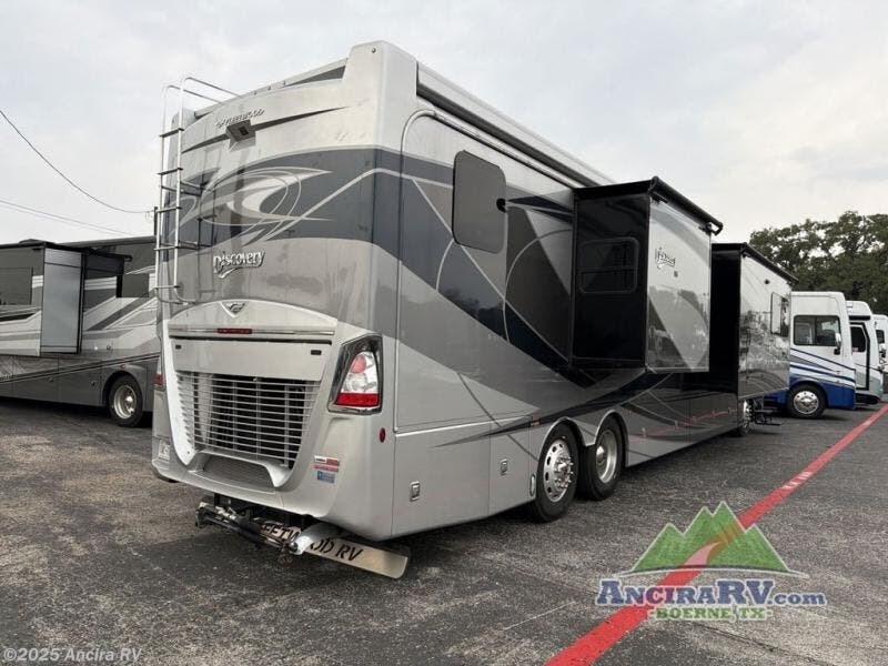 Contact us now about this 2023 Fleetwood Discovery LXE 44S! 2023 Discovery LXE 44S by Fleetwood from Ancira RV in Boerne, Texas