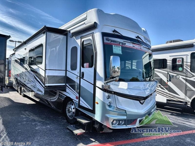 New 2026 Fleetwood Discovery LXE 44B available in Boerne, Texas