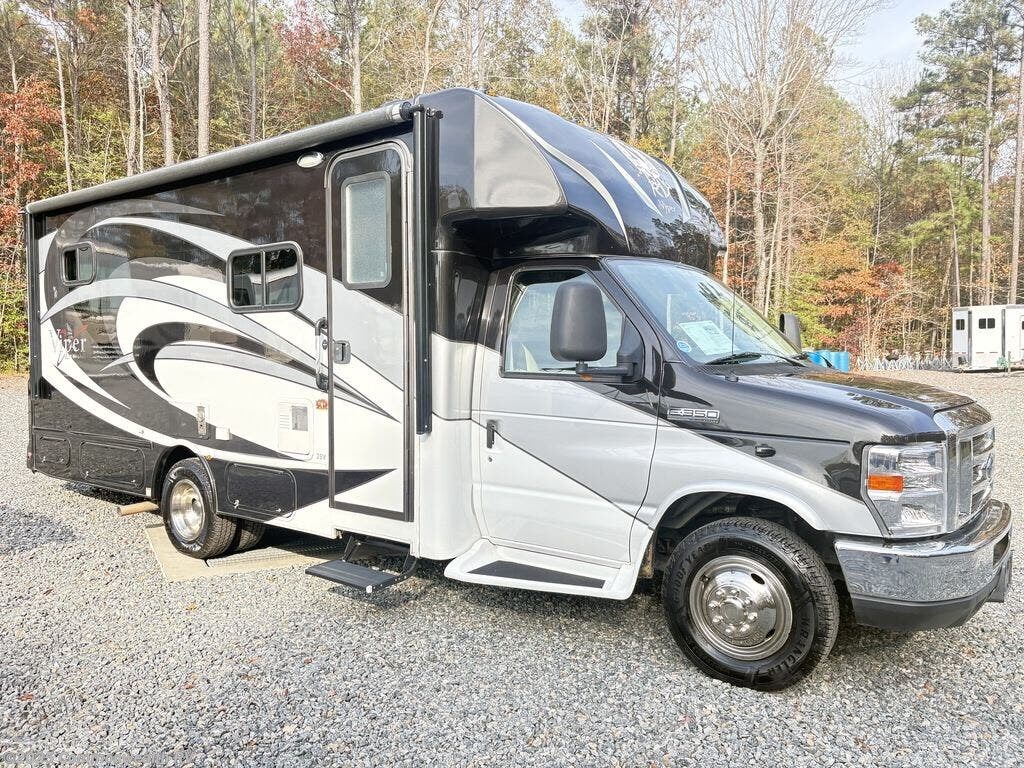 Call now about this 2020 Nexus Viper 25V! 2020 Nexus Viper 25V - Used Class C For Sale by Commonwealth RV in Ashland, Virginia