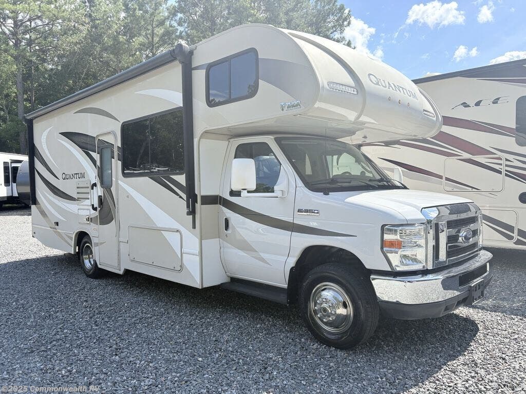 Call now about this 2017 Thor Motor Coach Quantum RS26 Ford! 2017 Thor Motor Coach Quantum RS26 Ford - Used Class C For Sale by Commonwealth RV in Ashland, Virginia