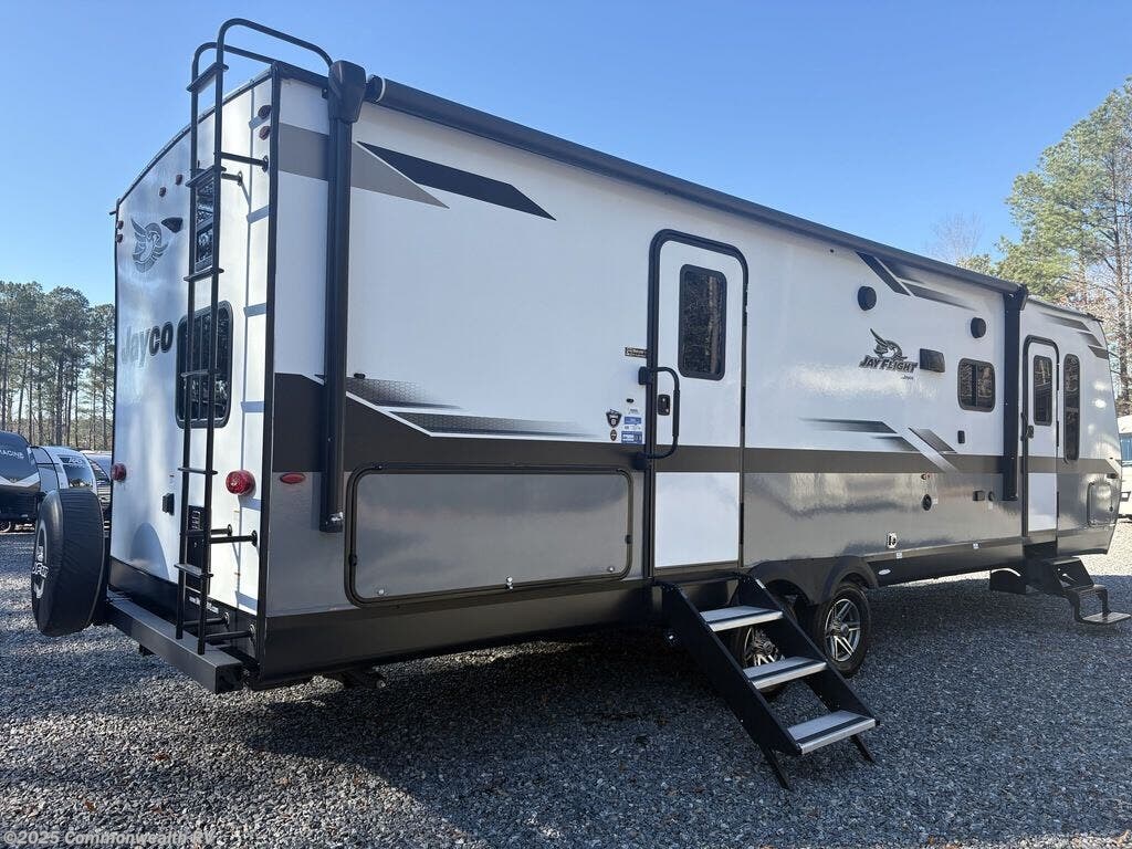 Contact us now about this 2022 Jayco Jay Flight 28BHS! 2022 Jay Flight 28BHS by Jayco from Commonwealth RV in Ashland, Virginia