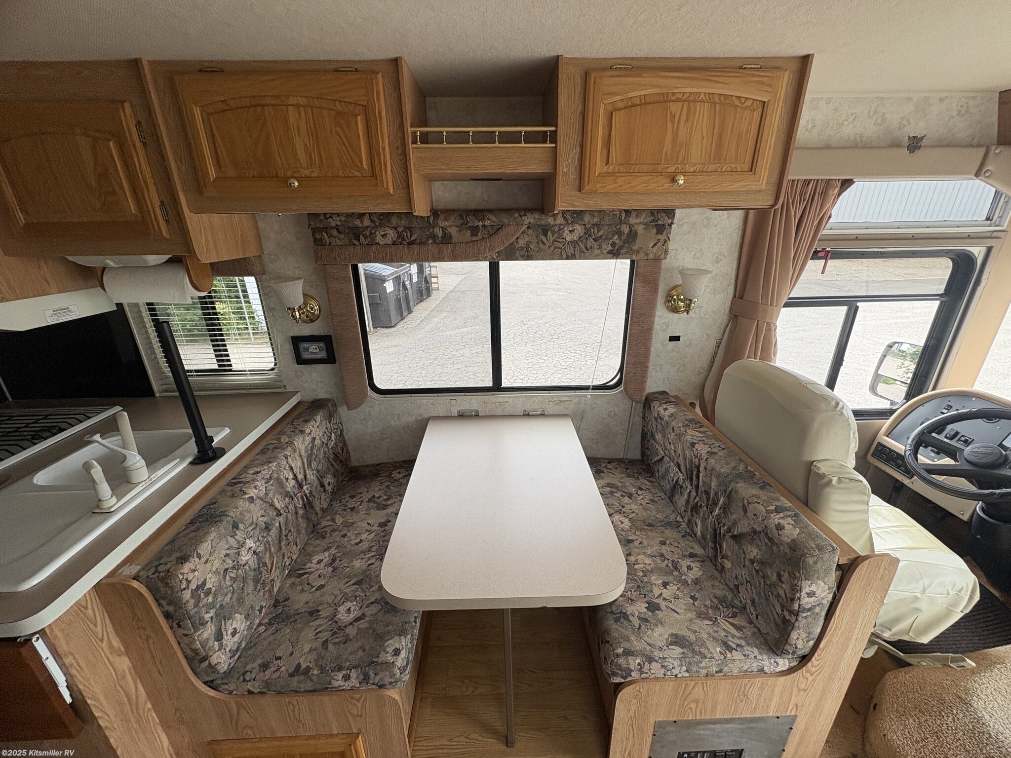 Used 2001 Georgie Boy Landau available in Mason, Michigan