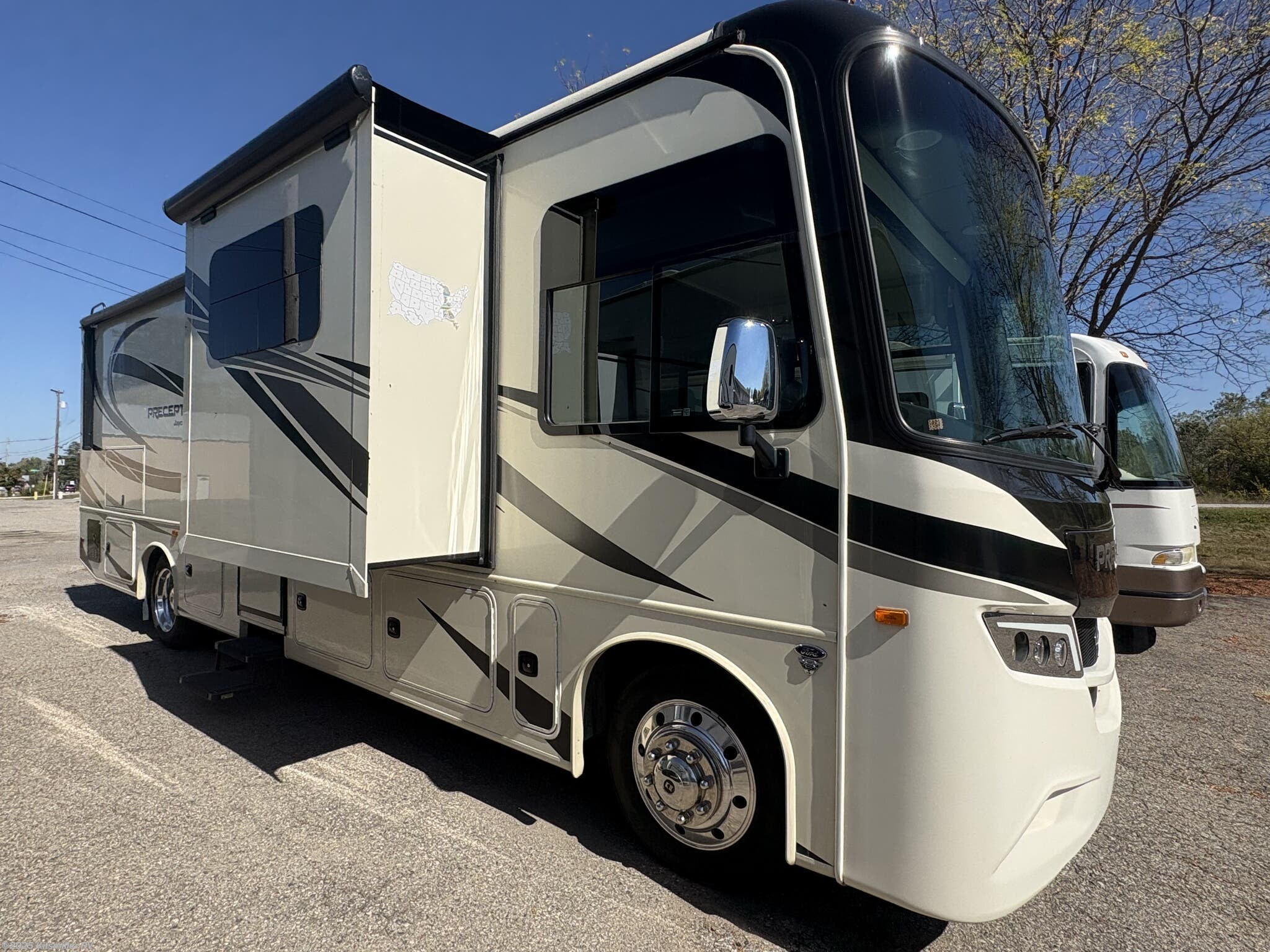 Call now about this 2022 Jayco Precept ! 2022 Jayco Precept - Used Class A For Sale by Kitsmiller RV in Mason, Michigan