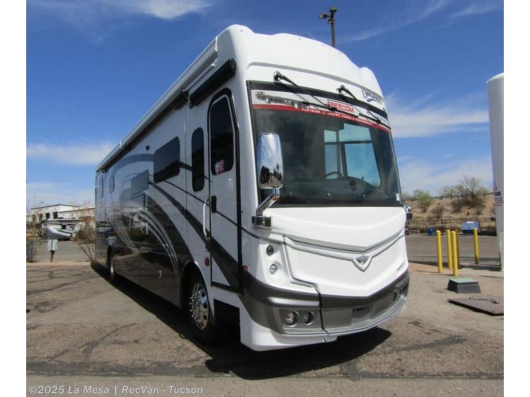 Email now about this 2025 Fleetwood Discovery LXE 40M-LXE! New 2025 Fleetwood Discovery LXE 40M-LXE available in Tucson, Arizona