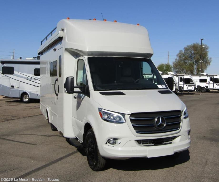 Email now about this 2026 Tiffin Wayfarer 25XRW! New 2026 Tiffin Wayfarer 25XRW available in Tucson, Arizona