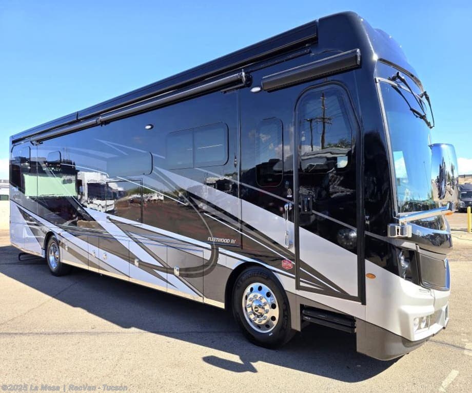 Email now about this 2026 Fleetwood Discovery LXE 40M-LXE! New 2026 Fleetwood Discovery LXE 40M-LXE available in Tucson, Arizona