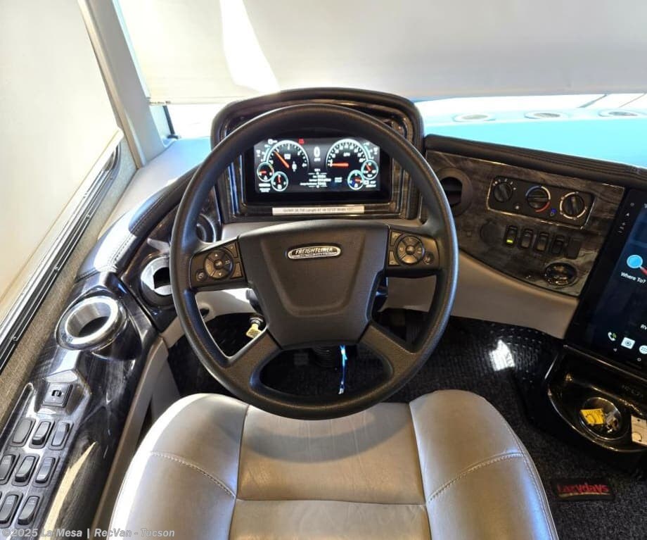 Call now about this 2021 Thor Motor Coach Venetian 40L! 2021 Thor Motor Coach Venetian 40L - Used Class A For Sale by La Mesa | RecVan - Tucson in Tucson, Arizona