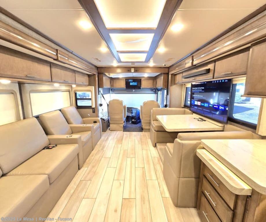 Contact us now about this 2021 Thor Motor Coach Venetian 40L! 2021 Venetian 40L by Thor Motor Coach from La Mesa | RecVan - Tucson in Tucson, Arizona