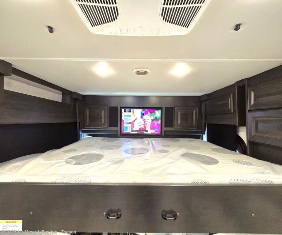 New 2026 Fleetwood Discovery 38W available in Tucson, Arizona