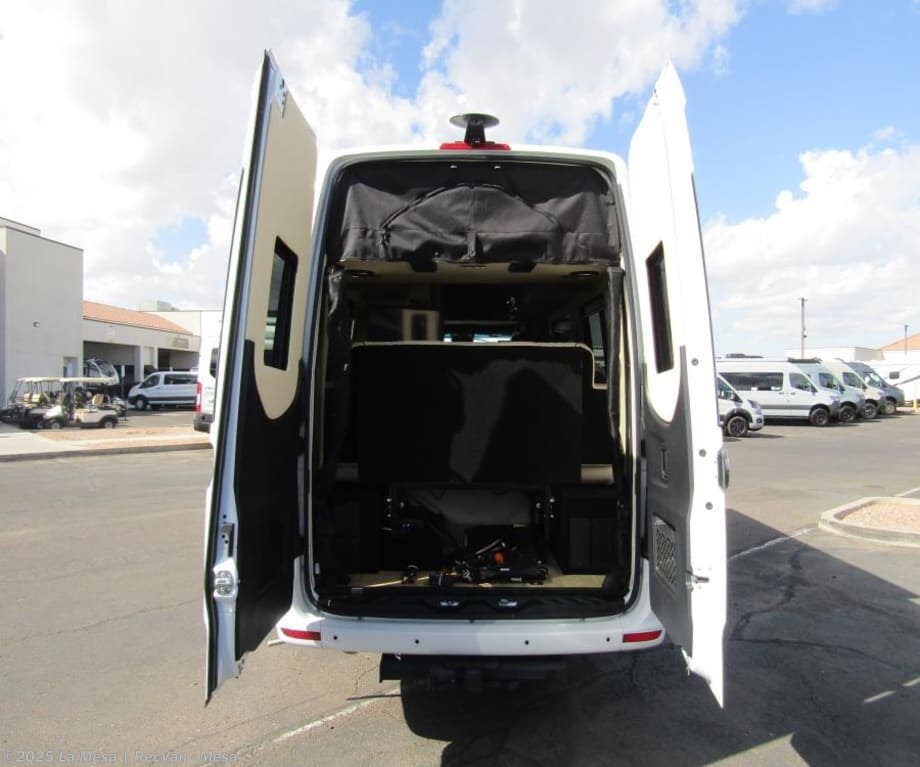 Call now about this 2025 Midwest Heritage MD4-HER-AWD! 2025 Midwest Heritage MD4-HER-AWD - New Class B For Sale by La Mesa | RecVan - Mesa in Mesa, Arizona