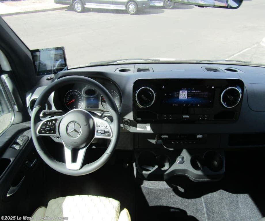 Contact us now about this 2025 Midwest Heritage MD4-HER-AWD! 2025 Heritage MD4-HER-AWD by Midwest from La Mesa | RecVan - Mesa in Mesa, Arizona