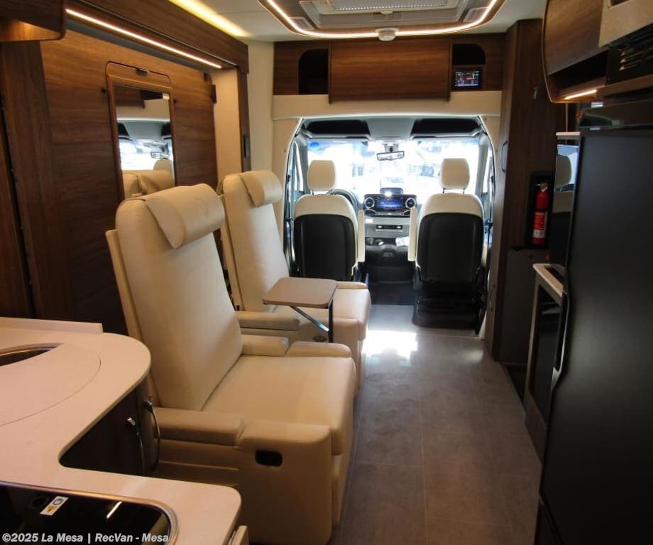 New 2025 Leisure Travel Unity U24MB available in Mesa, Arizona